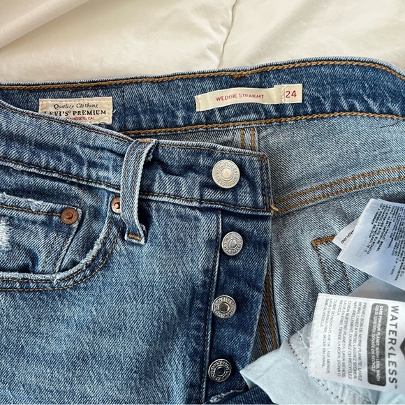 Levi’s Wedgie Straight Jeans in Salsa Spice - Picture 5 of 5